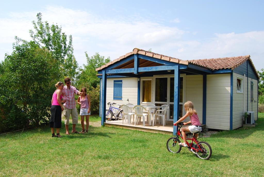 Lagrange Grand Bleu Vacances - Residence Port Lalande Castelmoron-sur-Lot Exterior foto