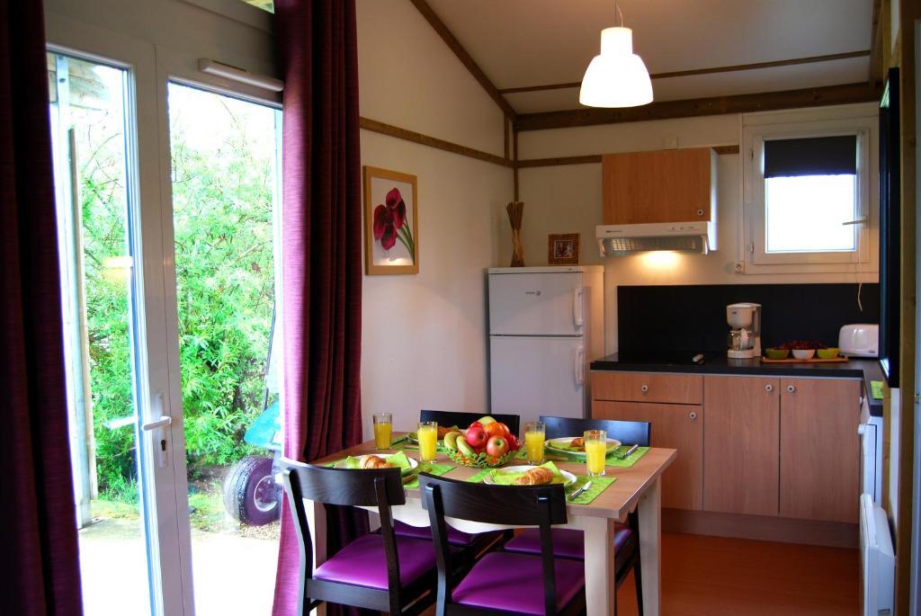 Lagrange Grand Bleu Vacances - Residence Port Lalande Castelmoron-sur-Lot Zimmer foto